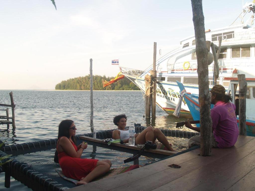 Peacock Hostel Ko Lanta Dış mekan fotoğraf