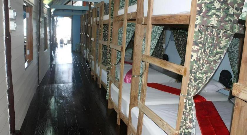 Peacock Hostel Ko Lanta Dış mekan fotoğraf