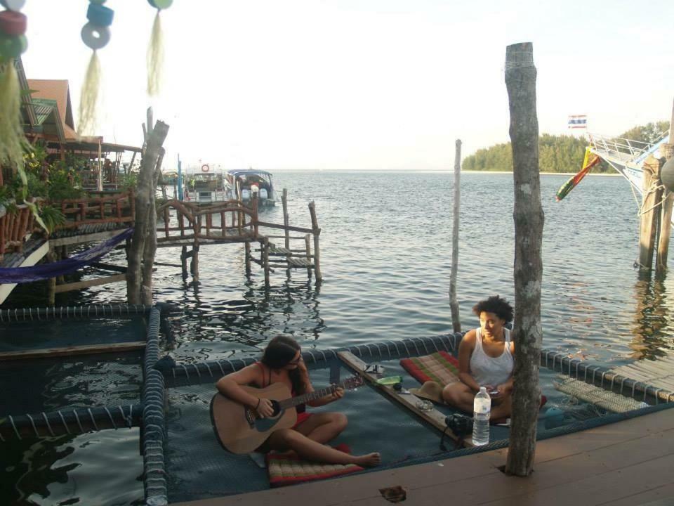 Peacock Hostel Ko Lanta Dış mekan fotoğraf